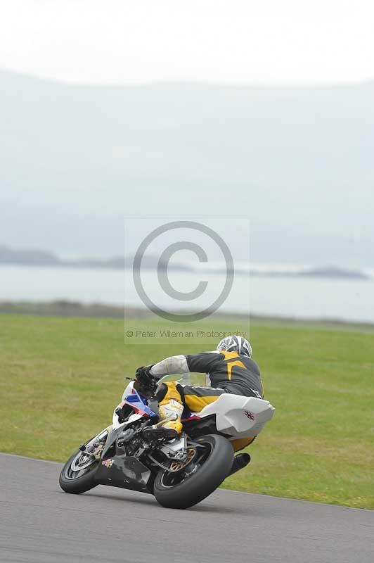 Motorcycle action photographs;anglesey circuit;anglesey trackday photographs;event digital images;eventdigitalimages;no limits trackday;oulton park circuit cheshire;peter wileman photography;trackday;trackday digital images;trackday photos;ty croes circuit wales