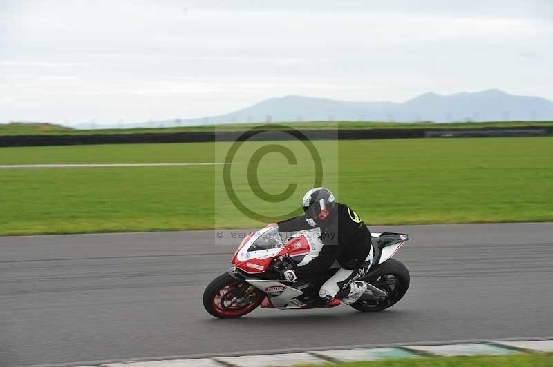 Motorcycle action photographs;anglesey circuit;anglesey trackday photographs;event digital images;eventdigitalimages;no limits trackday;oulton park circuit cheshire;peter wileman photography;trackday;trackday digital images;trackday photos;ty croes circuit wales