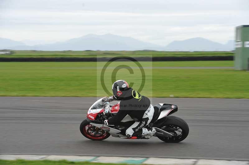 Motorcycle action photographs;anglesey circuit;anglesey trackday photographs;event digital images;eventdigitalimages;no limits trackday;oulton park circuit cheshire;peter wileman photography;trackday;trackday digital images;trackday photos;ty croes circuit wales