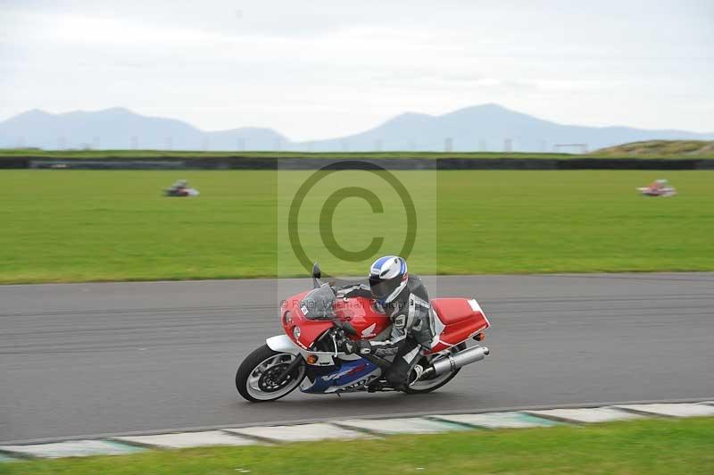 Motorcycle action photographs;anglesey circuit;anglesey trackday photographs;event digital images;eventdigitalimages;no limits trackday;oulton park circuit cheshire;peter wileman photography;trackday;trackday digital images;trackday photos;ty croes circuit wales