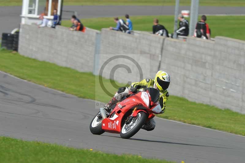 Motorcycle action photographs;anglesey circuit;anglesey trackday photographs;event digital images;eventdigitalimages;no limits trackday;oulton park circuit cheshire;peter wileman photography;trackday;trackday digital images;trackday photos;ty croes circuit wales