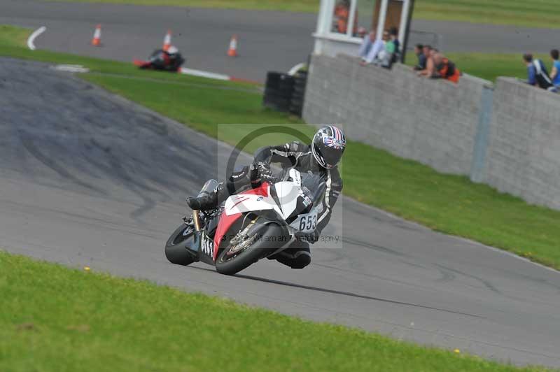 Motorcycle action photographs;anglesey circuit;anglesey trackday photographs;event digital images;eventdigitalimages;no limits trackday;oulton park circuit cheshire;peter wileman photography;trackday;trackday digital images;trackday photos;ty croes circuit wales