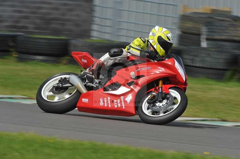 Motorcycle action photographs;anglesey circuit;anglesey trackday photographs;event digital images;eventdigitalimages;no limits trackday;oulton park circuit cheshire;peter wileman photography;trackday;trackday digital images;trackday photos;ty croes circuit wales