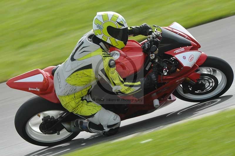 Motorcycle action photographs;anglesey circuit;anglesey trackday photographs;event digital images;eventdigitalimages;no limits trackday;oulton park circuit cheshire;peter wileman photography;trackday;trackday digital images;trackday photos;ty croes circuit wales