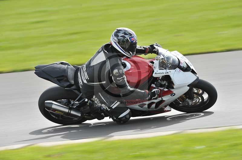 Motorcycle action photographs;anglesey circuit;anglesey trackday photographs;event digital images;eventdigitalimages;no limits trackday;oulton park circuit cheshire;peter wileman photography;trackday;trackday digital images;trackday photos;ty croes circuit wales