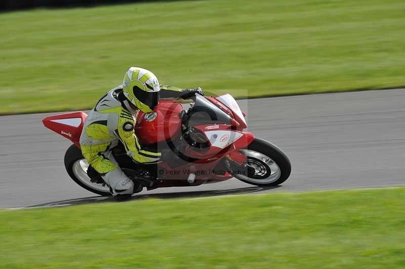 Motorcycle action photographs;anglesey circuit;anglesey trackday photographs;event digital images;eventdigitalimages;no limits trackday;oulton park circuit cheshire;peter wileman photography;trackday;trackday digital images;trackday photos;ty croes circuit wales