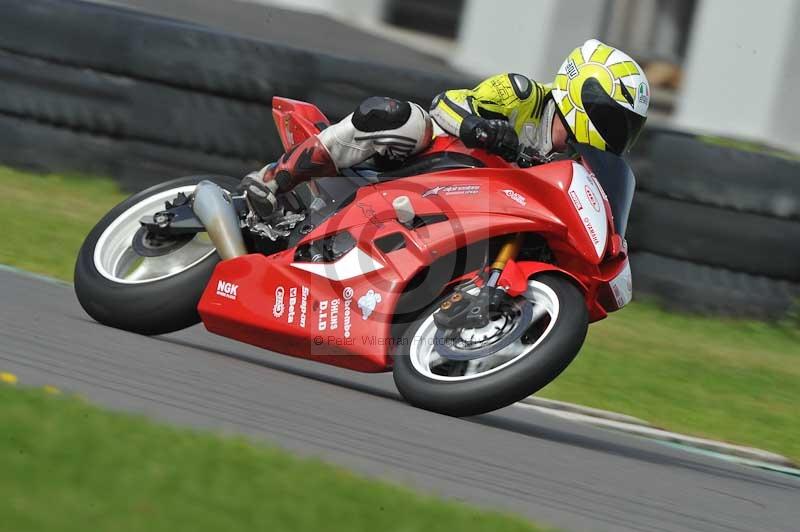 Motorcycle action photographs;anglesey circuit;anglesey trackday photographs;event digital images;eventdigitalimages;no limits trackday;oulton park circuit cheshire;peter wileman photography;trackday;trackday digital images;trackday photos;ty croes circuit wales