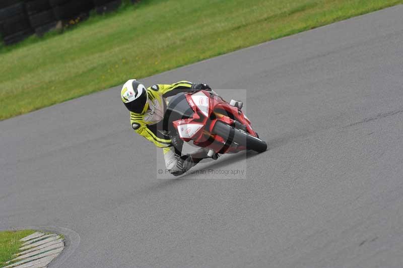 Motorcycle action photographs;anglesey circuit;anglesey trackday photographs;event digital images;eventdigitalimages;no limits trackday;oulton park circuit cheshire;peter wileman photography;trackday;trackday digital images;trackday photos;ty croes circuit wales