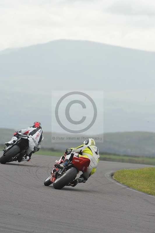 Motorcycle action photographs;anglesey circuit;anglesey trackday photographs;event digital images;eventdigitalimages;no limits trackday;oulton park circuit cheshire;peter wileman photography;trackday;trackday digital images;trackday photos;ty croes circuit wales