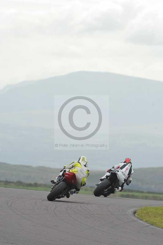 Motorcycle action photographs;anglesey circuit;anglesey trackday photographs;event digital images;eventdigitalimages;no limits trackday;oulton park circuit cheshire;peter wileman photography;trackday;trackday digital images;trackday photos;ty croes circuit wales