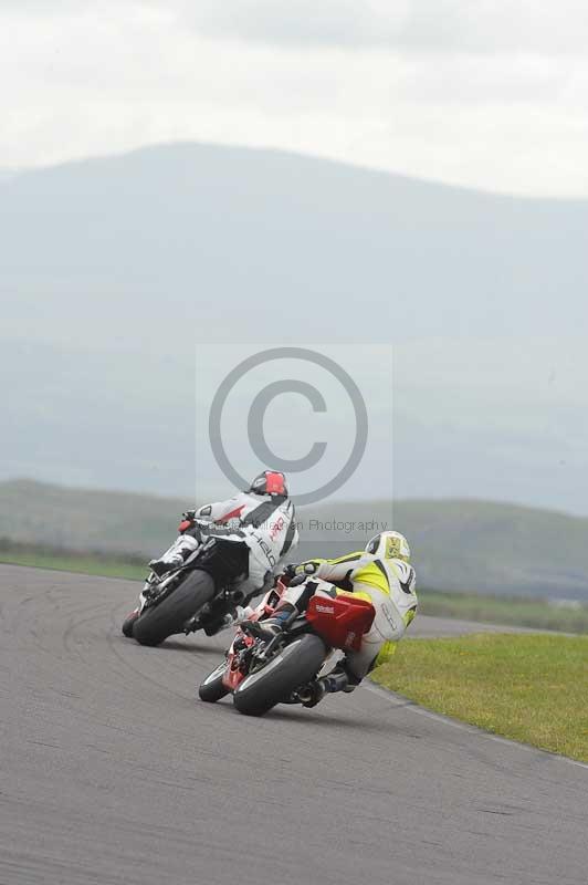 Motorcycle action photographs;anglesey circuit;anglesey trackday photographs;event digital images;eventdigitalimages;no limits trackday;oulton park circuit cheshire;peter wileman photography;trackday;trackday digital images;trackday photos;ty croes circuit wales