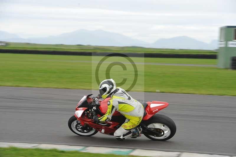 Motorcycle action photographs;anglesey circuit;anglesey trackday photographs;event digital images;eventdigitalimages;no limits trackday;oulton park circuit cheshire;peter wileman photography;trackday;trackday digital images;trackday photos;ty croes circuit wales