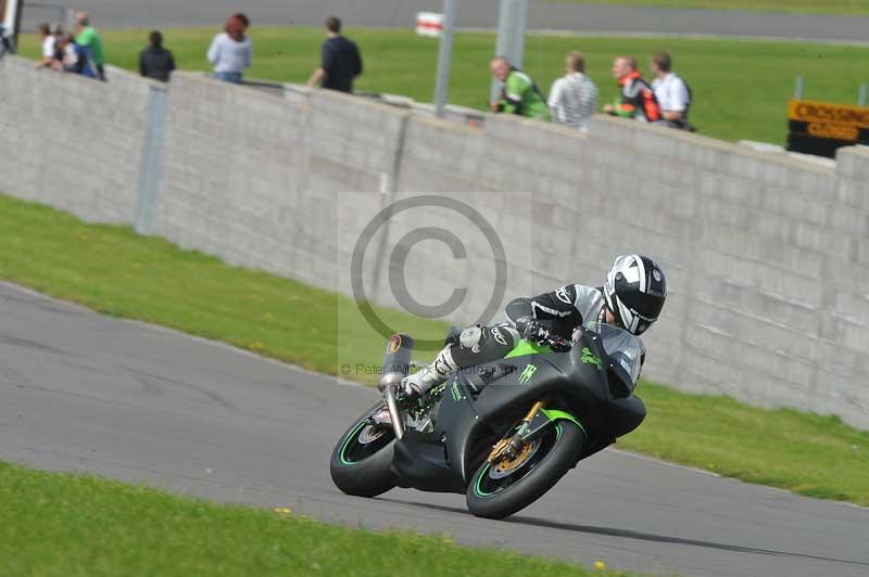 Motorcycle action photographs;anglesey circuit;anglesey trackday photographs;event digital images;eventdigitalimages;no limits trackday;oulton park circuit cheshire;peter wileman photography;trackday;trackday digital images;trackday photos;ty croes circuit wales