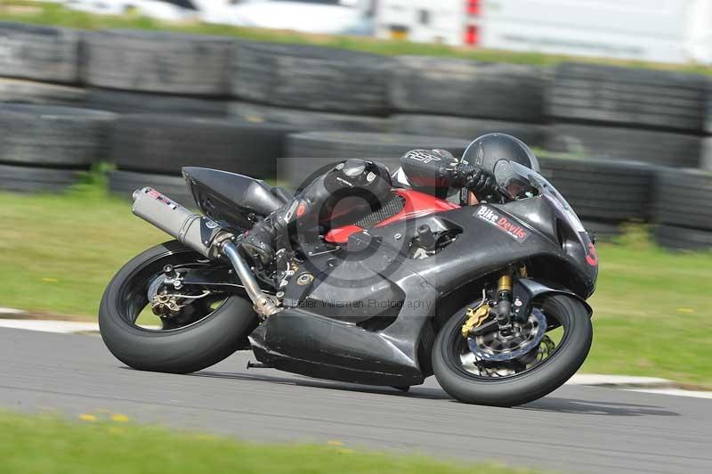 Motorcycle action photographs;anglesey circuit;anglesey trackday photographs;event digital images;eventdigitalimages;no limits trackday;oulton park circuit cheshire;peter wileman photography;trackday;trackday digital images;trackday photos;ty croes circuit wales