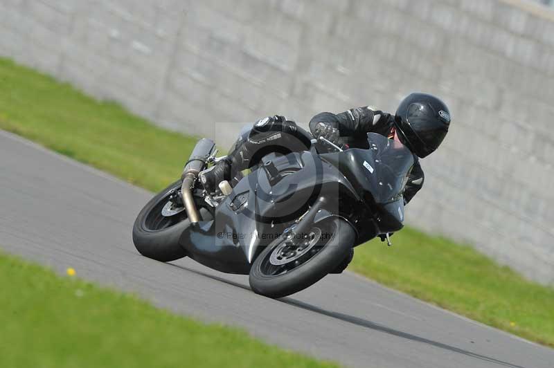 Motorcycle action photographs;anglesey circuit;anglesey trackday photographs;event digital images;eventdigitalimages;no limits trackday;oulton park circuit cheshire;peter wileman photography;trackday;trackday digital images;trackday photos;ty croes circuit wales