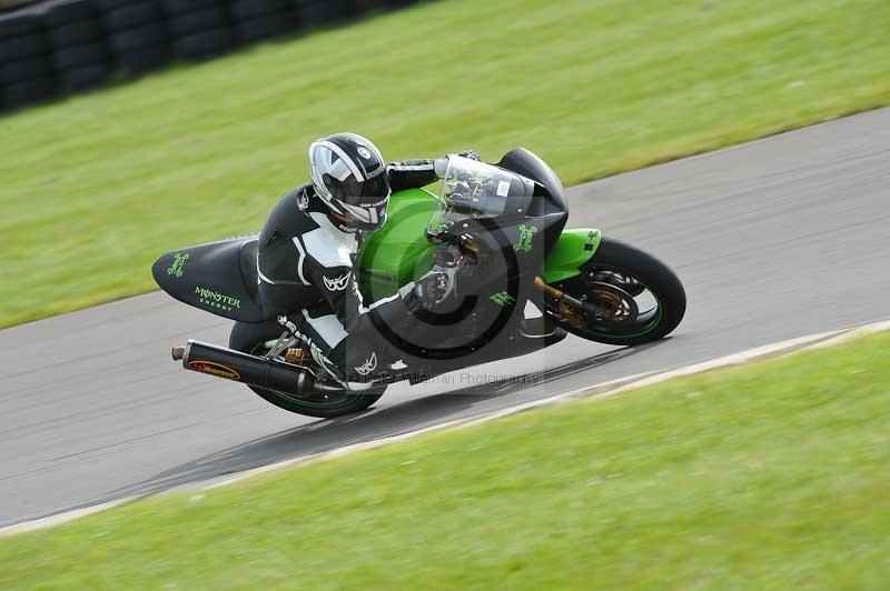 Motorcycle action photographs;anglesey circuit;anglesey trackday photographs;event digital images;eventdigitalimages;no limits trackday;oulton park circuit cheshire;peter wileman photography;trackday;trackday digital images;trackday photos;ty croes circuit wales