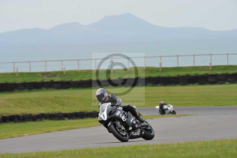 Motorcycle action photographs;anglesey circuit;anglesey trackday photographs;event digital images;eventdigitalimages;no limits trackday;oulton park circuit cheshire;peter wileman photography;trackday;trackday digital images;trackday photos;ty croes circuit wales