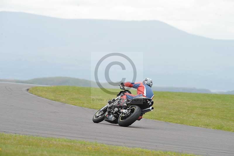 Motorcycle action photographs;anglesey circuit;anglesey trackday photographs;event digital images;eventdigitalimages;no limits trackday;oulton park circuit cheshire;peter wileman photography;trackday;trackday digital images;trackday photos;ty croes circuit wales