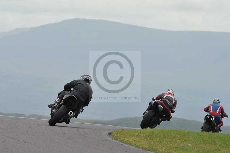 Motorcycle action photographs;anglesey circuit;anglesey trackday photographs;event digital images;eventdigitalimages;no limits trackday;oulton park circuit cheshire;peter wileman photography;trackday;trackday digital images;trackday photos;ty croes circuit wales