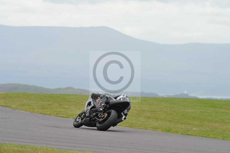 Motorcycle action photographs;anglesey circuit;anglesey trackday photographs;event digital images;eventdigitalimages;no limits trackday;oulton park circuit cheshire;peter wileman photography;trackday;trackday digital images;trackday photos;ty croes circuit wales