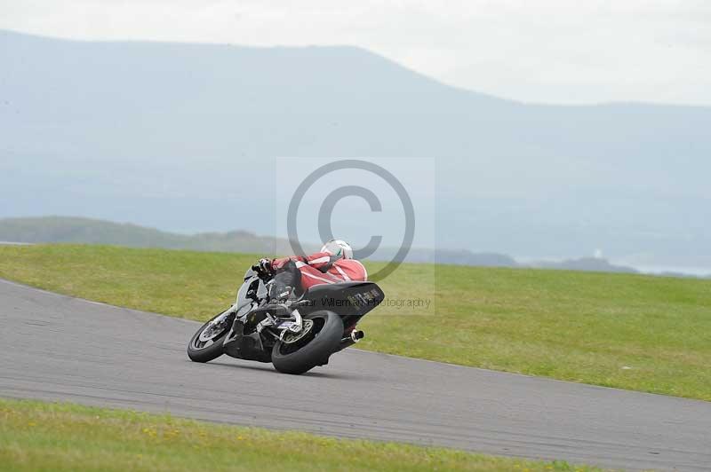 Motorcycle action photographs;anglesey circuit;anglesey trackday photographs;event digital images;eventdigitalimages;no limits trackday;oulton park circuit cheshire;peter wileman photography;trackday;trackday digital images;trackday photos;ty croes circuit wales