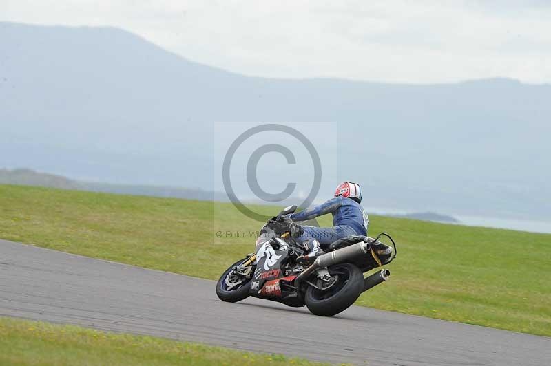 Motorcycle action photographs;anglesey circuit;anglesey trackday photographs;event digital images;eventdigitalimages;no limits trackday;oulton park circuit cheshire;peter wileman photography;trackday;trackday digital images;trackday photos;ty croes circuit wales