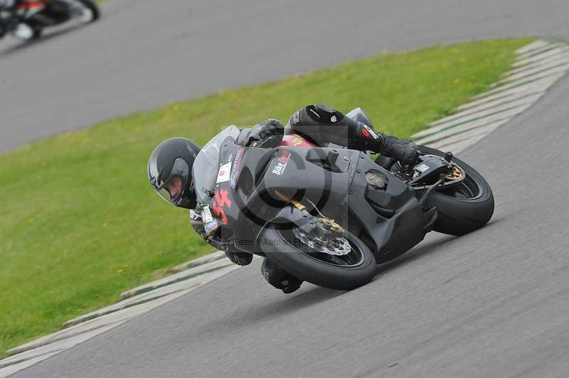 Motorcycle action photographs;anglesey circuit;anglesey trackday photographs;event digital images;eventdigitalimages;no limits trackday;oulton park circuit cheshire;peter wileman photography;trackday;trackday digital images;trackday photos;ty croes circuit wales