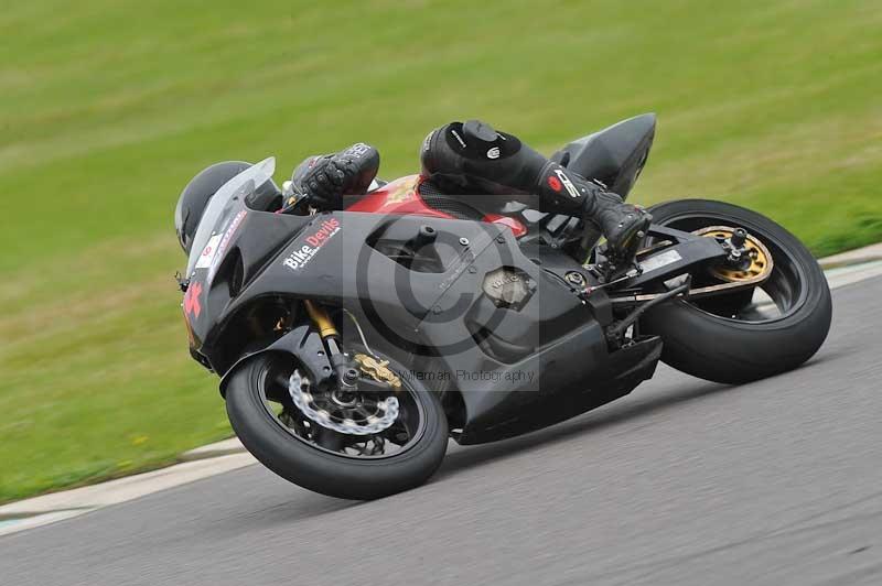 Motorcycle action photographs;anglesey circuit;anglesey trackday photographs;event digital images;eventdigitalimages;no limits trackday;oulton park circuit cheshire;peter wileman photography;trackday;trackday digital images;trackday photos;ty croes circuit wales