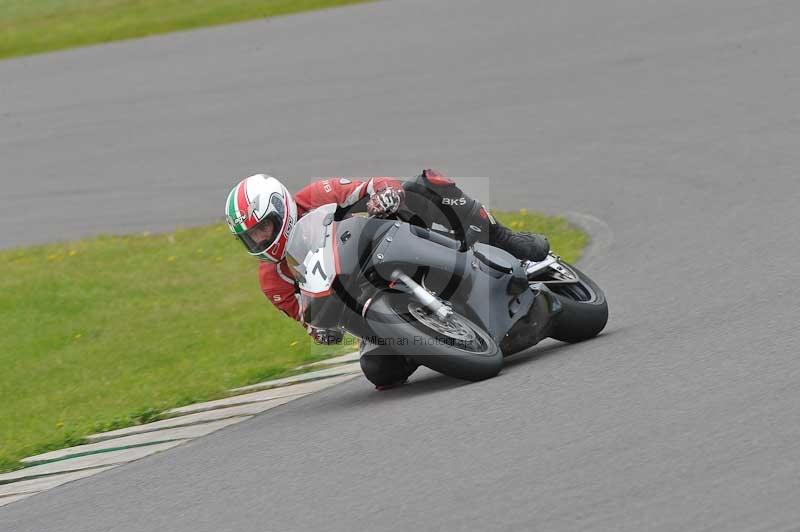 Motorcycle action photographs;anglesey circuit;anglesey trackday photographs;event digital images;eventdigitalimages;no limits trackday;oulton park circuit cheshire;peter wileman photography;trackday;trackday digital images;trackday photos;ty croes circuit wales