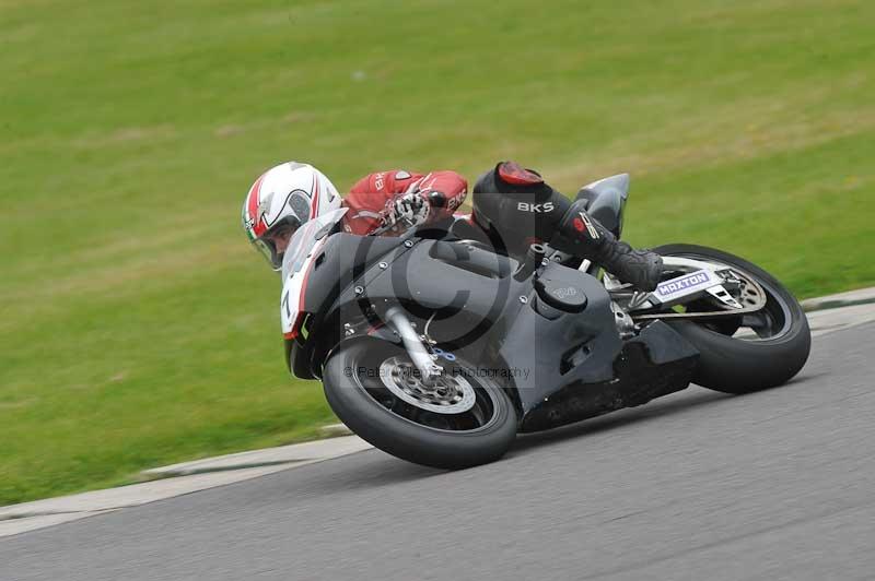 Motorcycle action photographs;anglesey circuit;anglesey trackday photographs;event digital images;eventdigitalimages;no limits trackday;oulton park circuit cheshire;peter wileman photography;trackday;trackday digital images;trackday photos;ty croes circuit wales