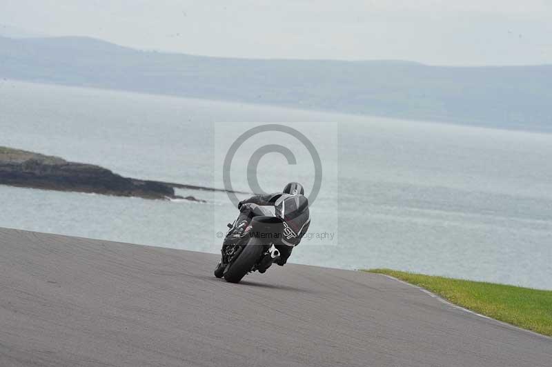 Motorcycle action photographs;anglesey circuit;anglesey trackday photographs;event digital images;eventdigitalimages;no limits trackday;oulton park circuit cheshire;peter wileman photography;trackday;trackday digital images;trackday photos;ty croes circuit wales