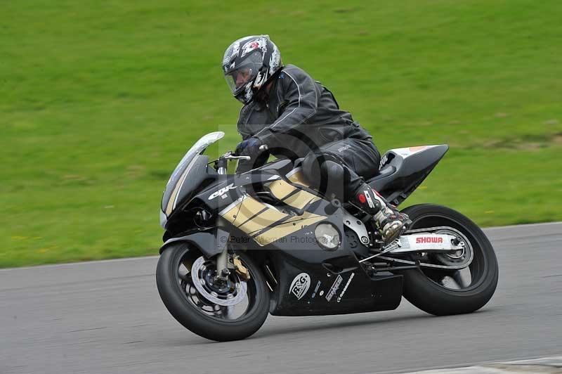 Motorcycle action photographs;anglesey circuit;anglesey trackday photographs;event digital images;eventdigitalimages;no limits trackday;oulton park circuit cheshire;peter wileman photography;trackday;trackday digital images;trackday photos;ty croes circuit wales