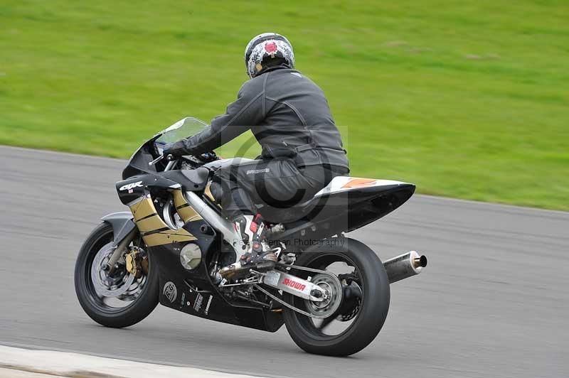 Motorcycle action photographs;anglesey circuit;anglesey trackday photographs;event digital images;eventdigitalimages;no limits trackday;oulton park circuit cheshire;peter wileman photography;trackday;trackday digital images;trackday photos;ty croes circuit wales