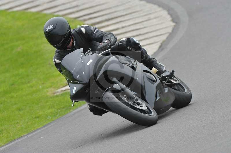 Motorcycle action photographs;anglesey circuit;anglesey trackday photographs;event digital images;eventdigitalimages;no limits trackday;oulton park circuit cheshire;peter wileman photography;trackday;trackday digital images;trackday photos;ty croes circuit wales