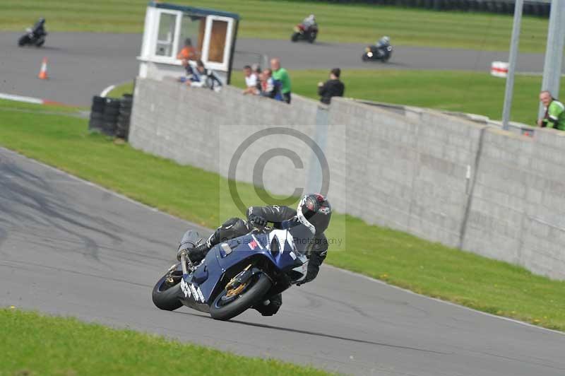 Motorcycle action photographs;anglesey circuit;anglesey trackday photographs;event digital images;eventdigitalimages;no limits trackday;oulton park circuit cheshire;peter wileman photography;trackday;trackday digital images;trackday photos;ty croes circuit wales