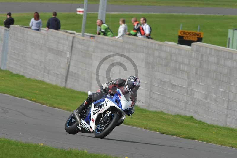 Motorcycle action photographs;anglesey circuit;anglesey trackday photographs;event digital images;eventdigitalimages;no limits trackday;oulton park circuit cheshire;peter wileman photography;trackday;trackday digital images;trackday photos;ty croes circuit wales