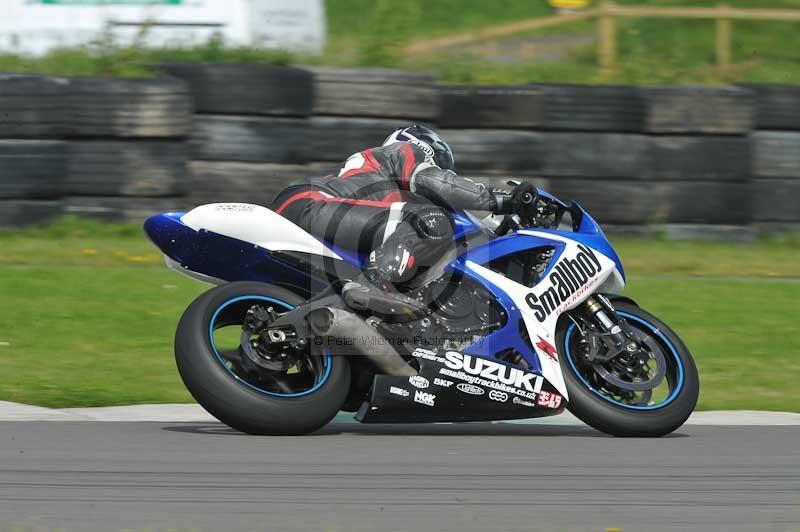 Motorcycle action photographs;anglesey circuit;anglesey trackday photographs;event digital images;eventdigitalimages;no limits trackday;oulton park circuit cheshire;peter wileman photography;trackday;trackday digital images;trackday photos;ty croes circuit wales