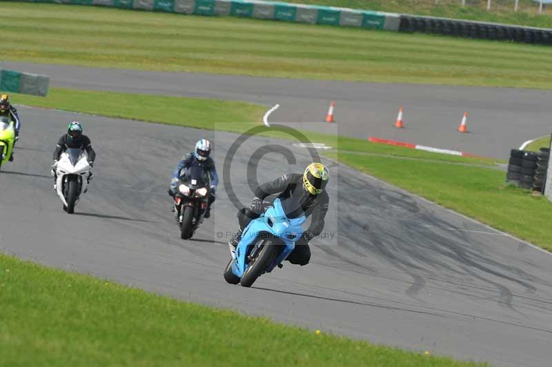 Motorcycle action photographs;anglesey circuit;anglesey trackday photographs;event digital images;eventdigitalimages;no limits trackday;oulton park circuit cheshire;peter wileman photography;trackday;trackday digital images;trackday photos;ty croes circuit wales