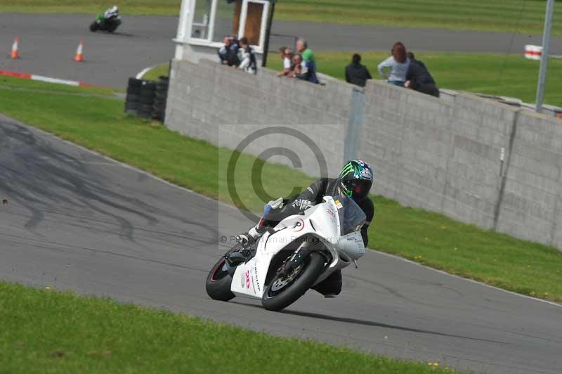 Motorcycle action photographs;anglesey circuit;anglesey trackday photographs;event digital images;eventdigitalimages;no limits trackday;oulton park circuit cheshire;peter wileman photography;trackday;trackday digital images;trackday photos;ty croes circuit wales