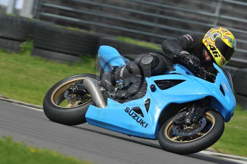 Motorcycle action photographs;anglesey circuit;anglesey trackday photographs;event digital images;eventdigitalimages;no limits trackday;oulton park circuit cheshire;peter wileman photography;trackday;trackday digital images;trackday photos;ty croes circuit wales