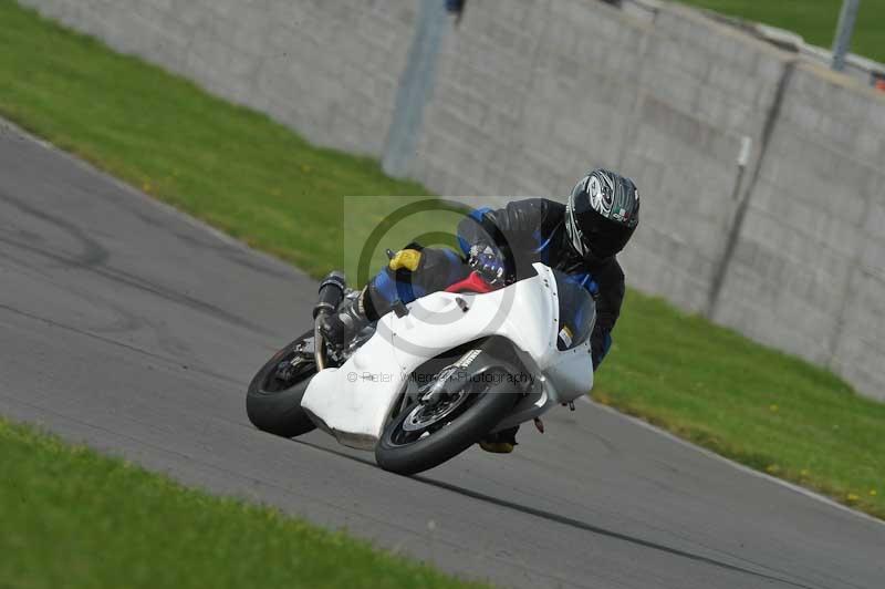 Motorcycle action photographs;anglesey circuit;anglesey trackday photographs;event digital images;eventdigitalimages;no limits trackday;oulton park circuit cheshire;peter wileman photography;trackday;trackday digital images;trackday photos;ty croes circuit wales