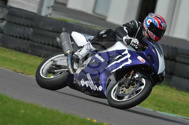 Motorcycle action photographs;anglesey circuit;anglesey trackday photographs;event digital images;eventdigitalimages;no limits trackday;oulton park circuit cheshire;peter wileman photography;trackday;trackday digital images;trackday photos;ty croes circuit wales