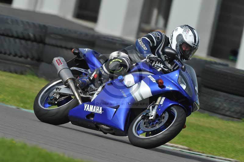 Motorcycle action photographs;anglesey circuit;anglesey trackday photographs;event digital images;eventdigitalimages;no limits trackday;oulton park circuit cheshire;peter wileman photography;trackday;trackday digital images;trackday photos;ty croes circuit wales