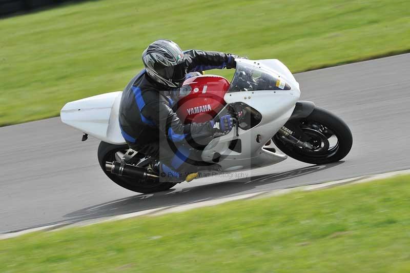 Motorcycle action photographs;anglesey circuit;anglesey trackday photographs;event digital images;eventdigitalimages;no limits trackday;oulton park circuit cheshire;peter wileman photography;trackday;trackday digital images;trackday photos;ty croes circuit wales