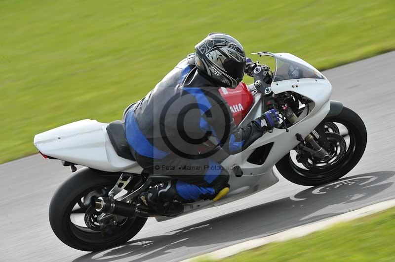 Motorcycle action photographs;anglesey circuit;anglesey trackday photographs;event digital images;eventdigitalimages;no limits trackday;oulton park circuit cheshire;peter wileman photography;trackday;trackday digital images;trackday photos;ty croes circuit wales