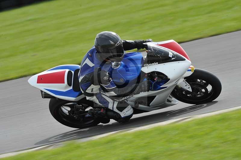 Motorcycle action photographs;anglesey circuit;anglesey trackday photographs;event digital images;eventdigitalimages;no limits trackday;oulton park circuit cheshire;peter wileman photography;trackday;trackday digital images;trackday photos;ty croes circuit wales