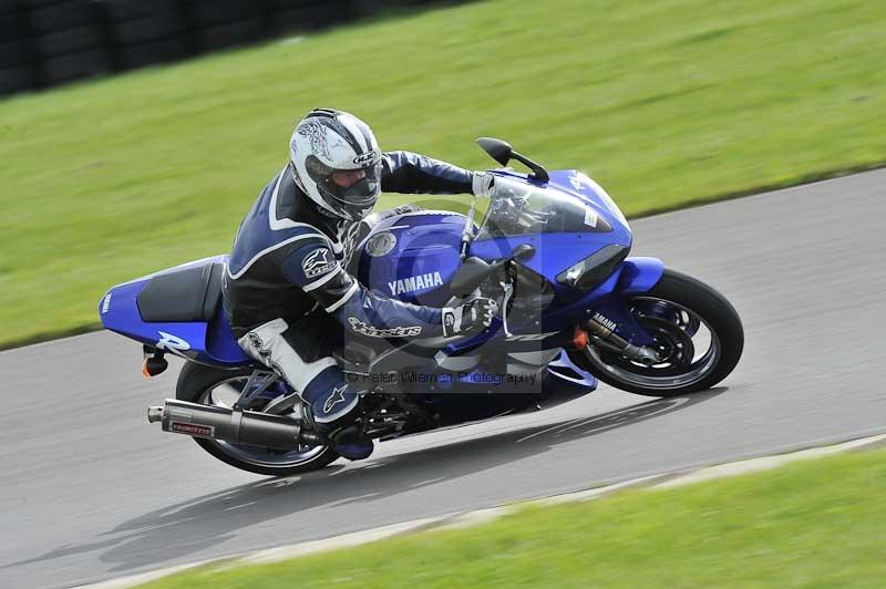 Motorcycle action photographs;anglesey circuit;anglesey trackday photographs;event digital images;eventdigitalimages;no limits trackday;oulton park circuit cheshire;peter wileman photography;trackday;trackday digital images;trackday photos;ty croes circuit wales