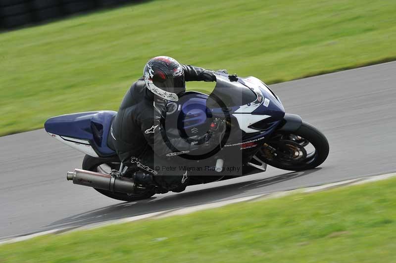 Motorcycle action photographs;anglesey circuit;anglesey trackday photographs;event digital images;eventdigitalimages;no limits trackday;oulton park circuit cheshire;peter wileman photography;trackday;trackday digital images;trackday photos;ty croes circuit wales