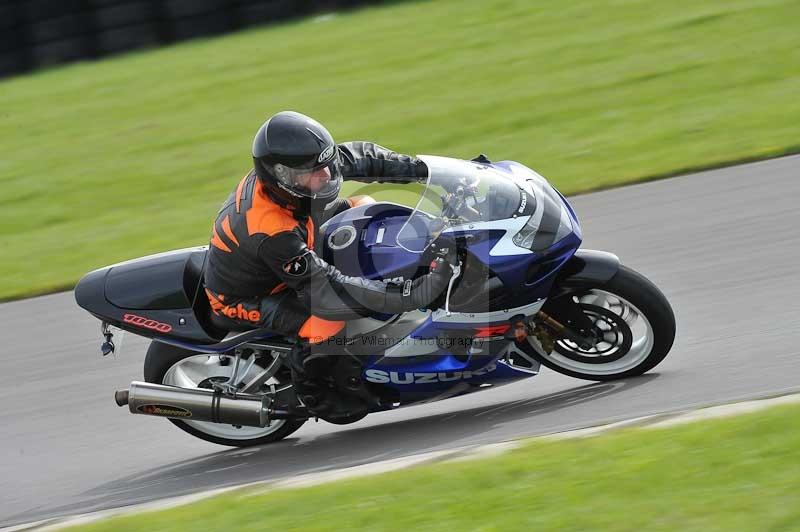 Motorcycle action photographs;anglesey circuit;anglesey trackday photographs;event digital images;eventdigitalimages;no limits trackday;oulton park circuit cheshire;peter wileman photography;trackday;trackday digital images;trackday photos;ty croes circuit wales