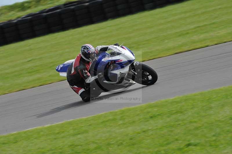 Motorcycle action photographs;anglesey circuit;anglesey trackday photographs;event digital images;eventdigitalimages;no limits trackday;oulton park circuit cheshire;peter wileman photography;trackday;trackday digital images;trackday photos;ty croes circuit wales